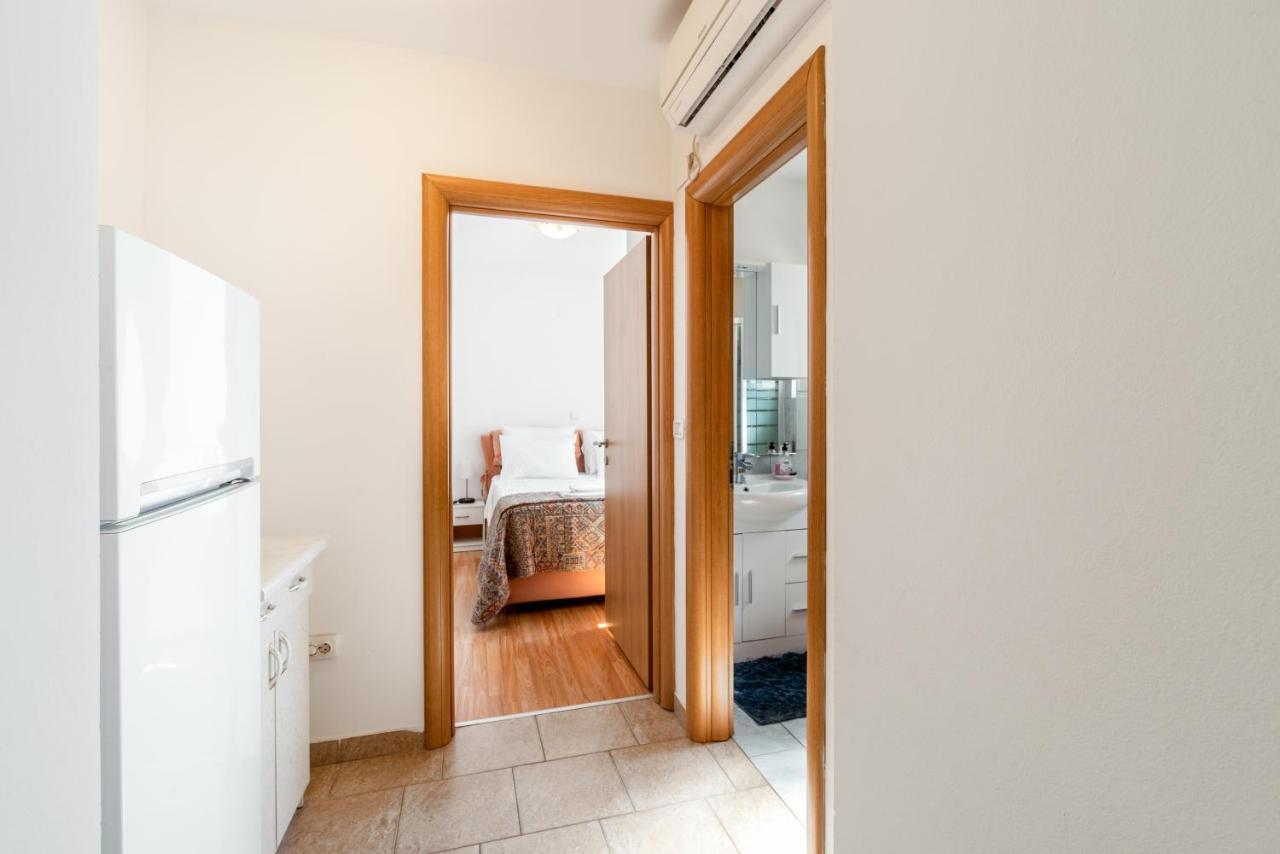 Apartments With A Parking Space Lopar, Rab - 14070 Exterior photo